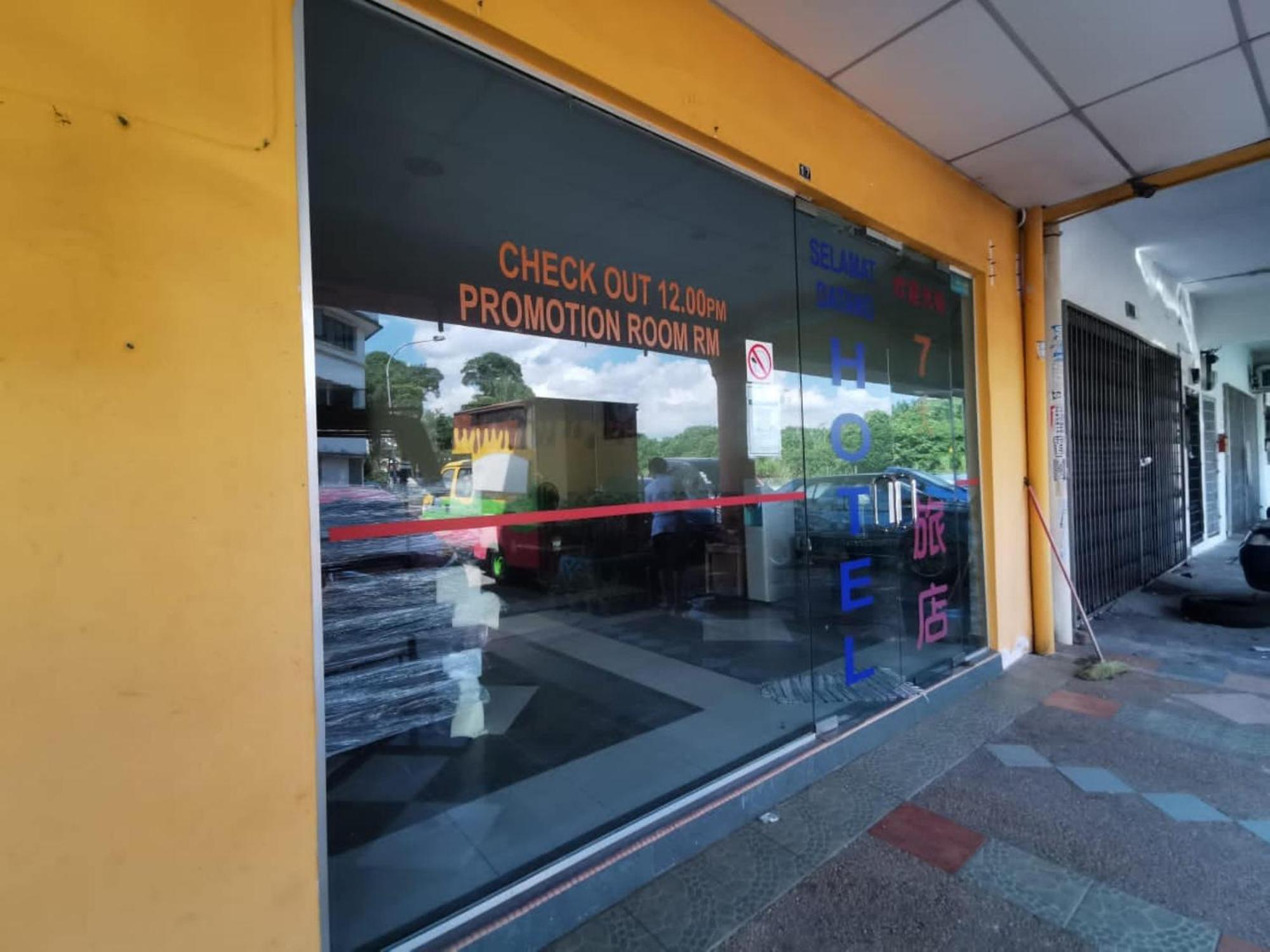 Super Oyo 90086 My Seven Days Inn Johor Bahru Bagian luar foto