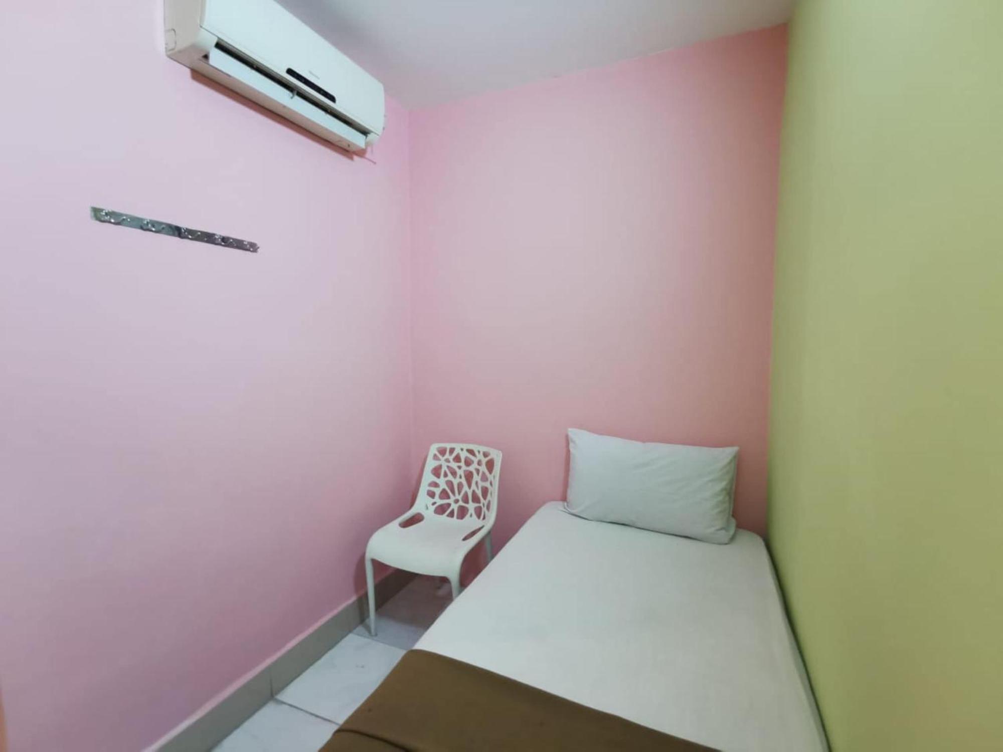 Super Oyo 90086 My Seven Days Inn Johor Bahru Bagian luar foto