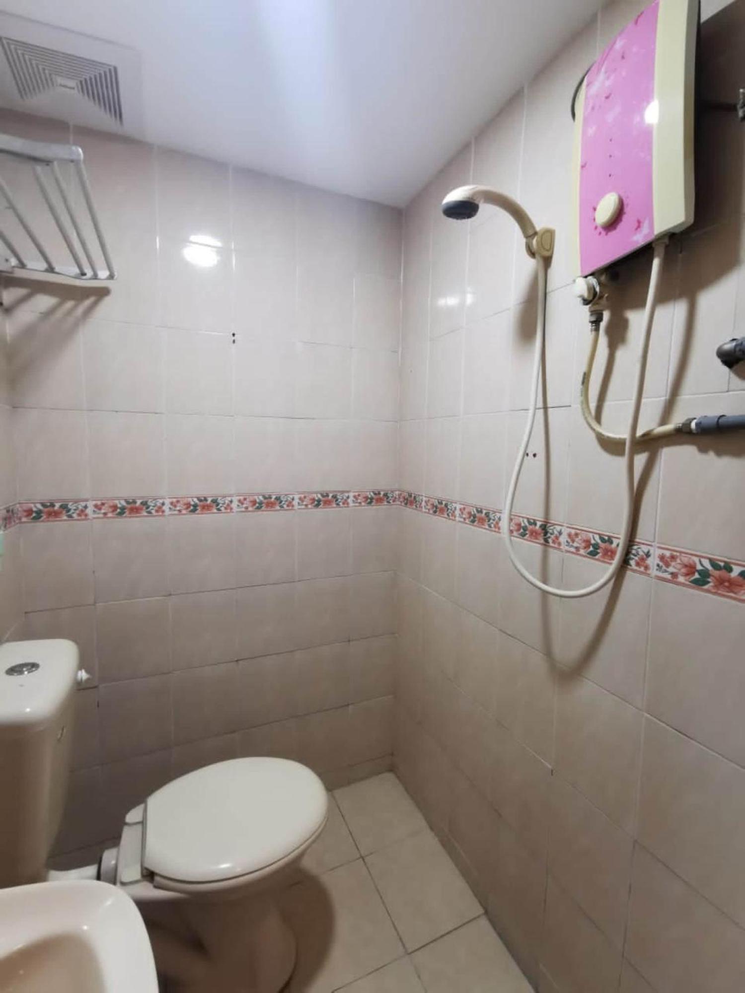 Super Oyo 90086 My Seven Days Inn Johor Bahru Bagian luar foto